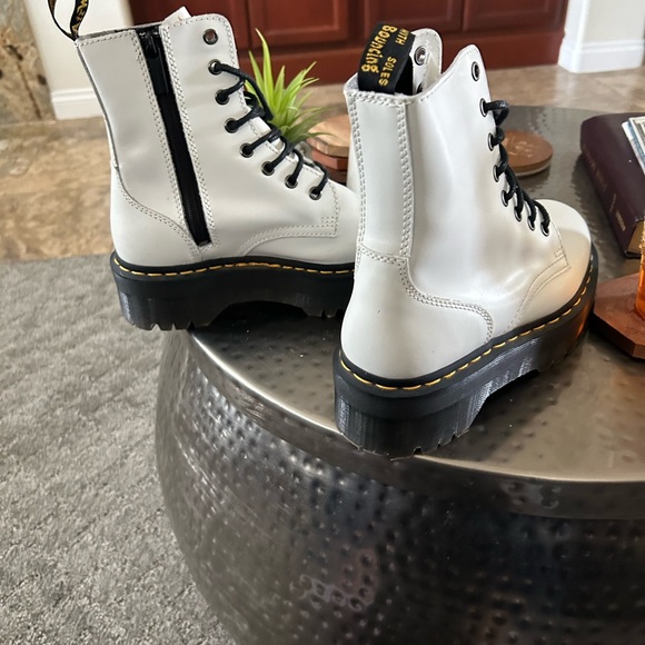 Dr Martens - Picture 4 of 6